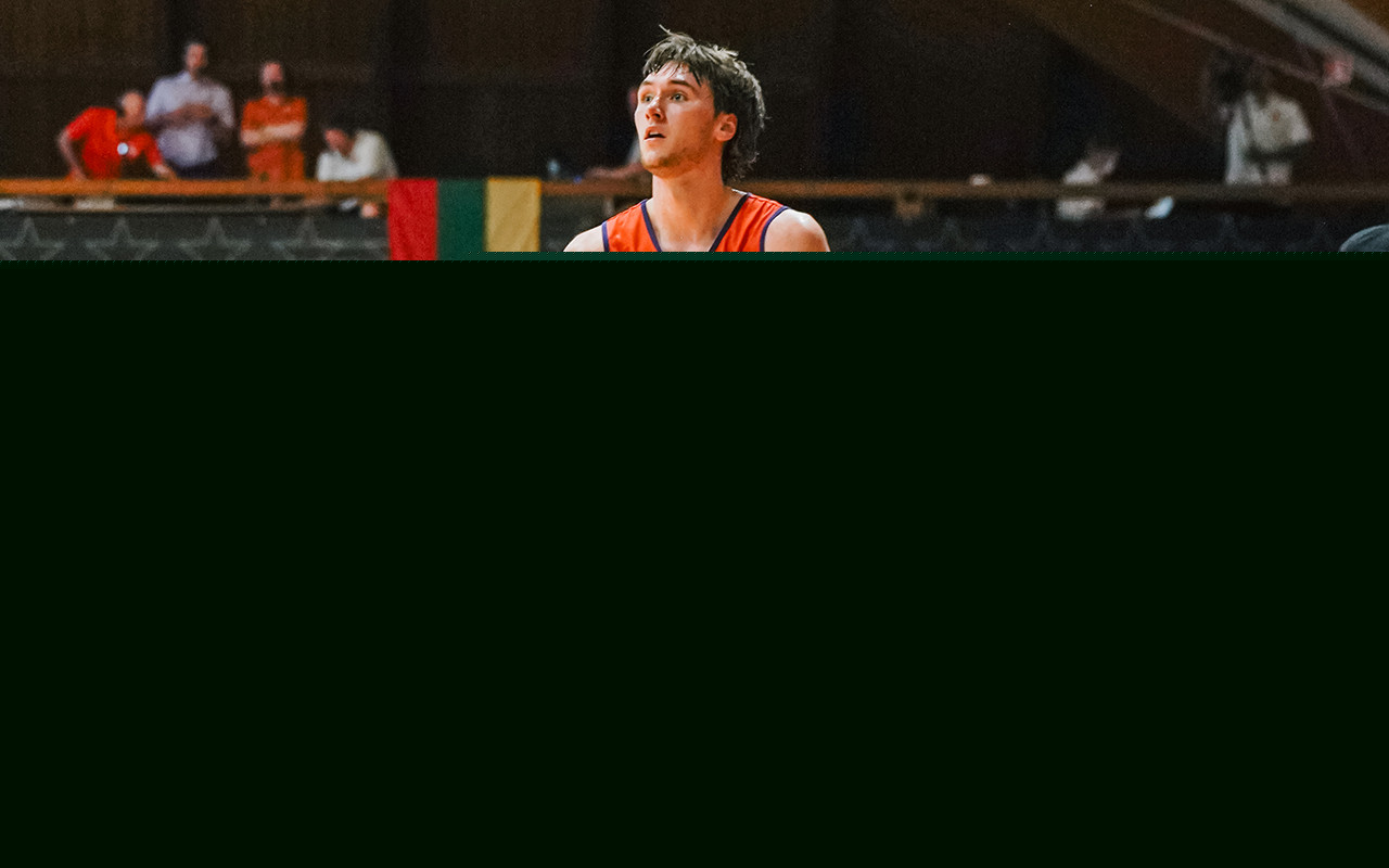 Tigers Win First Game in Italy