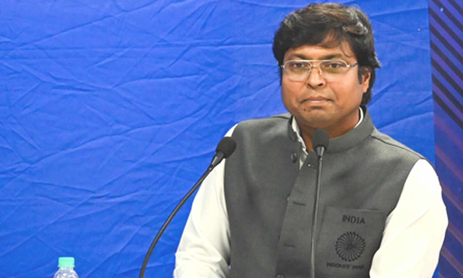 Players, coaches suggest change over visibility issues: Dilip Tirkey on the saffron jersey decision