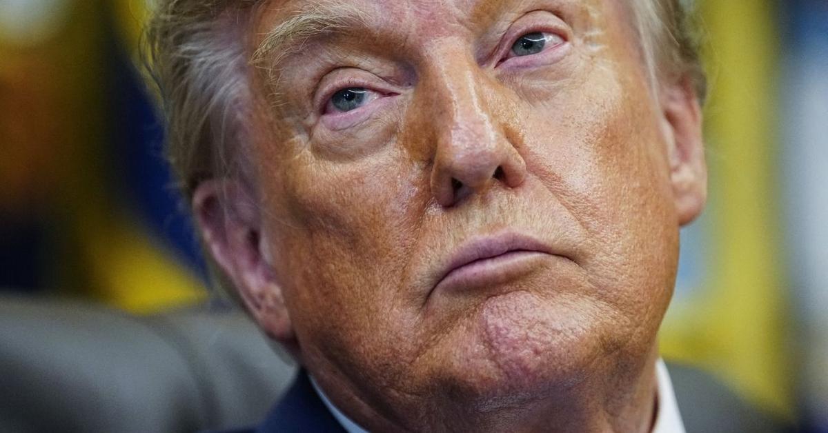 EXCLUSIVE: Trump Sparks 'Sitting Duck' Assassination Fears With Catering Cart 'Farce'