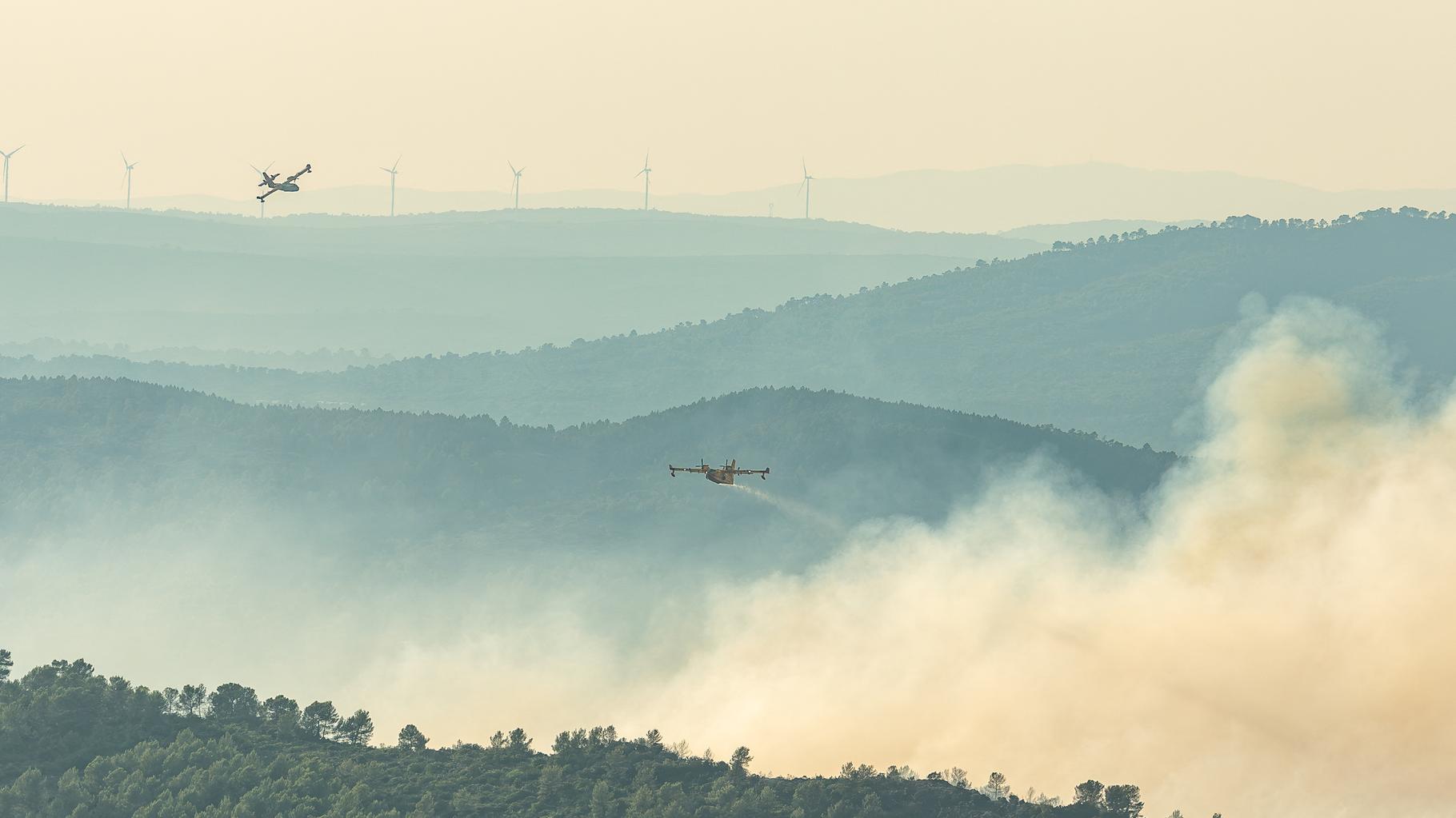 Chaleur, renforcement du vent… Ces conditions météo inquiètent les autorités sur le front des incendies
