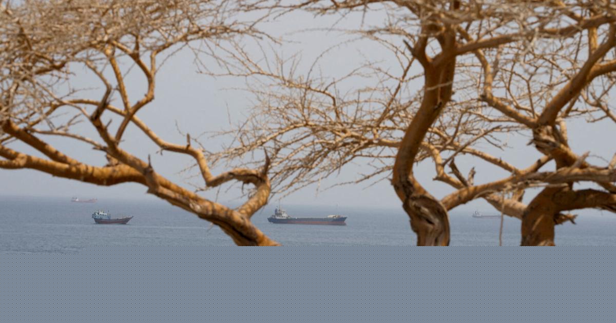 Hopes for Hormuz deal fade as Trump demands Iranian reparations