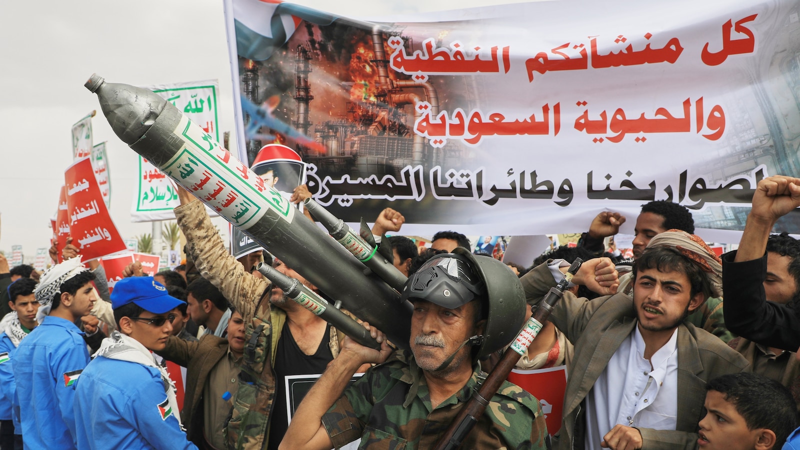 Houthis claim attacks on Saudi oil facility and Yemeni port, and other Mideast news