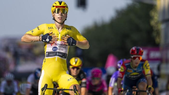 'Busted': Female Bicyclists 'Bulk Up'