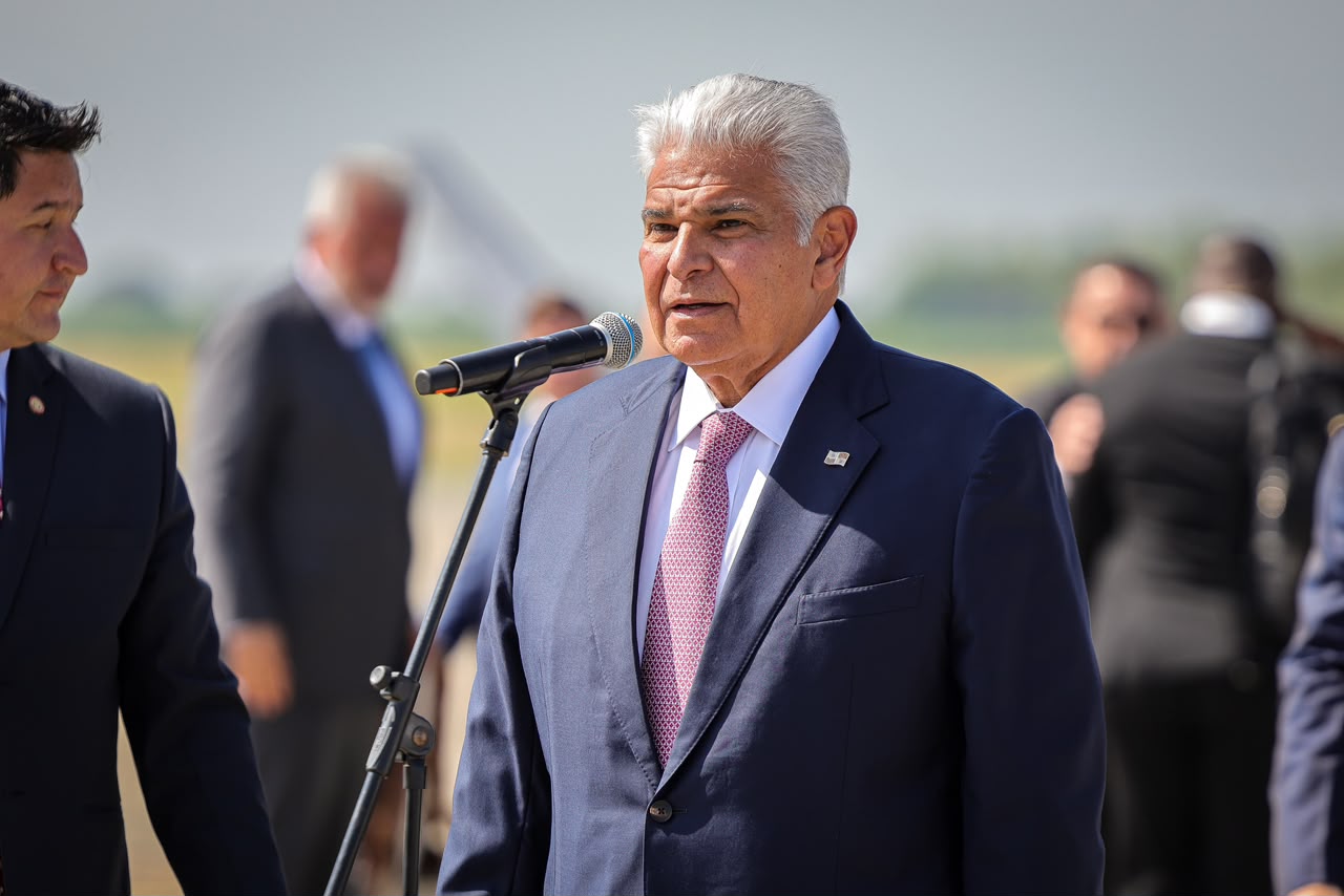 Presidente Mulino llega a Colombia para investidura de Abelardo de la Espriella y reimpulsar las relaciones bilaterales