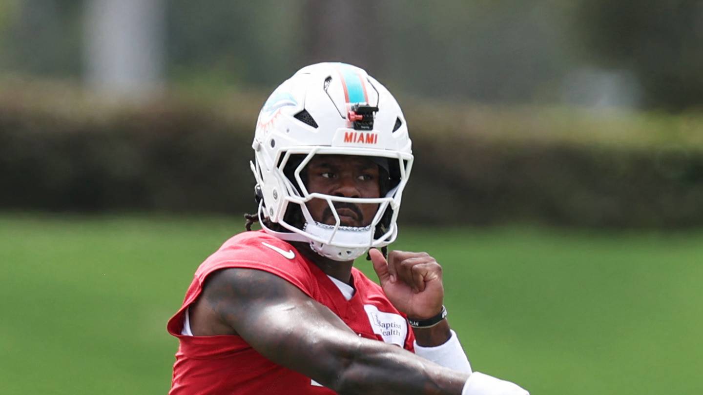 Dolphins QB Malik Willis doesn't care about the WR uncertainty in Miami