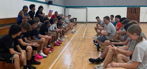 Top US schools coach mentors  young stars