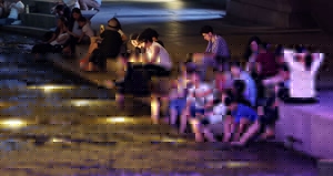 “몸 씻고 담배 피우고”…청계천서 흡연·음주하다 걸리면 과태료 ‘10만원’, 서울시 칼 빼들었다