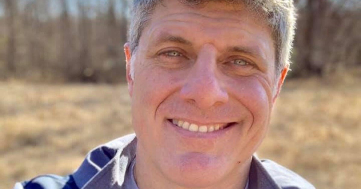Family of murdered photographer wonders if his killer acted alone