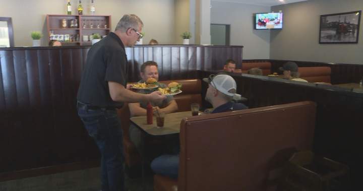Diner in small Manitoba town attracts international crowd with viral video