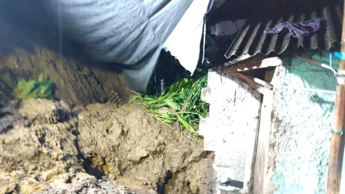 Tembok Penahan Tanah di Bogor Longsor, Wanita Paruh Baya Tewas Tertimbun