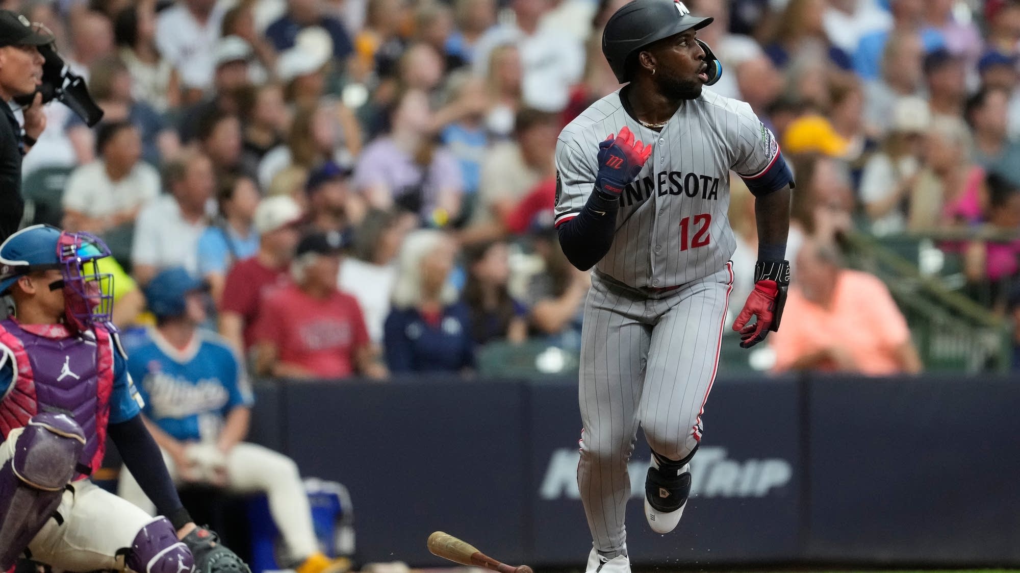 Twins beat dominant Brewers