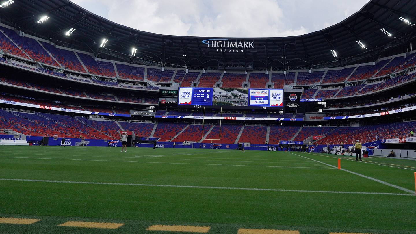 Bills Criticized for the New Undersized Video Boards at Highmark Stadium