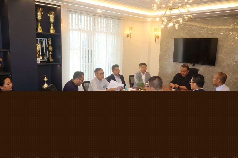 Census director reviews progress of operations in Kohima