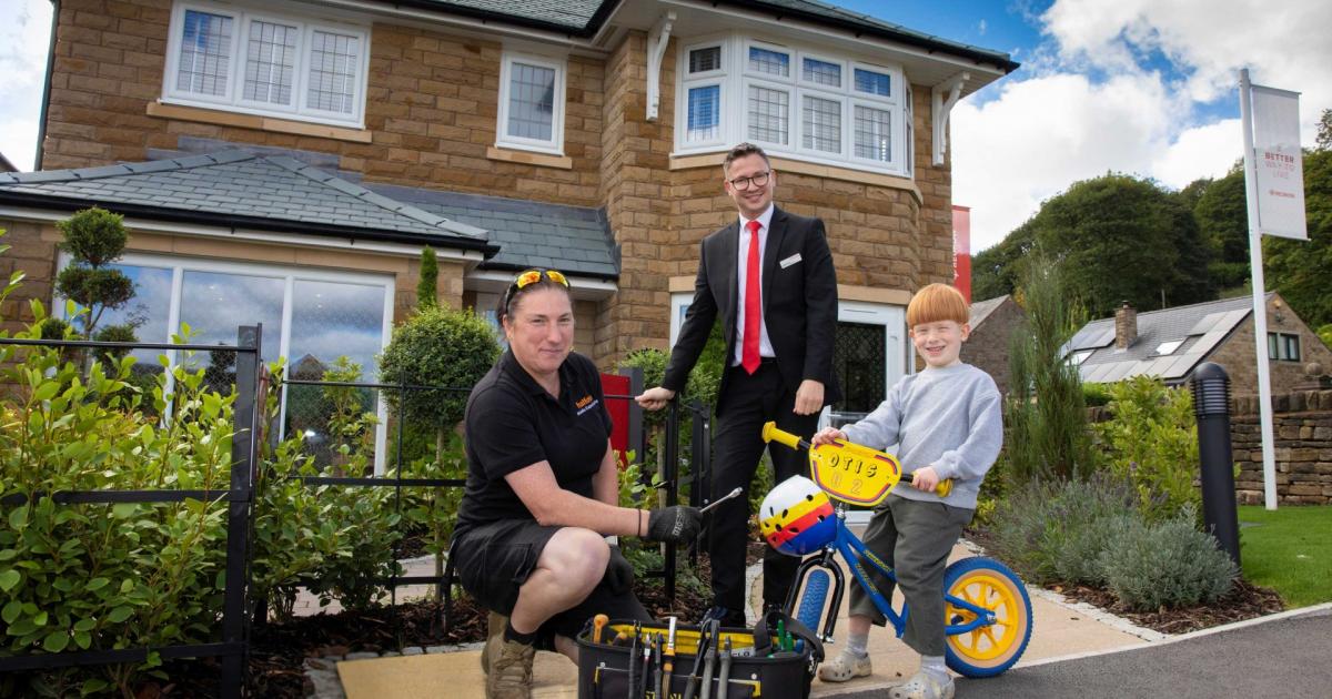 Free bike safety checks held at Broadstone Manor in Diggle