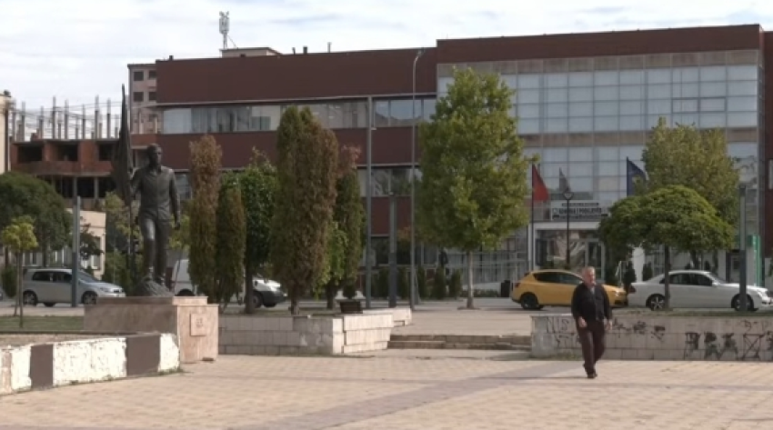 Miratimi i buxhetit të vitit 2026, Bulliqi nuk përfshinë projektet prioritare