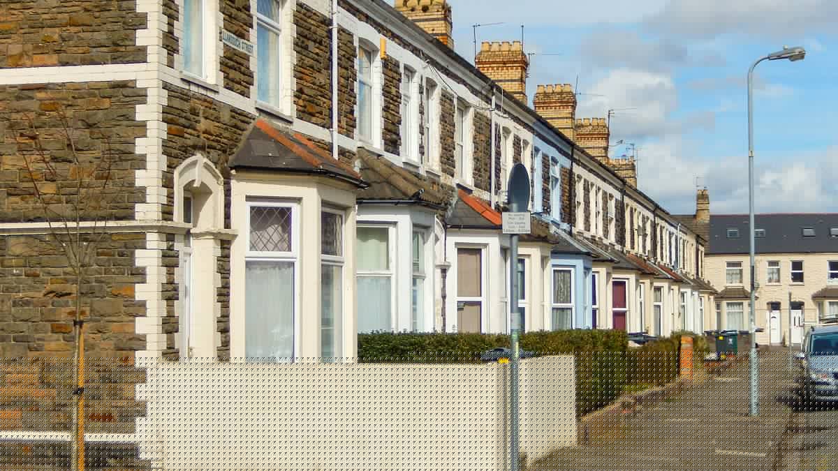 House price growth falls to lowest level since 2023 as buyers baulk at high mortgage rates