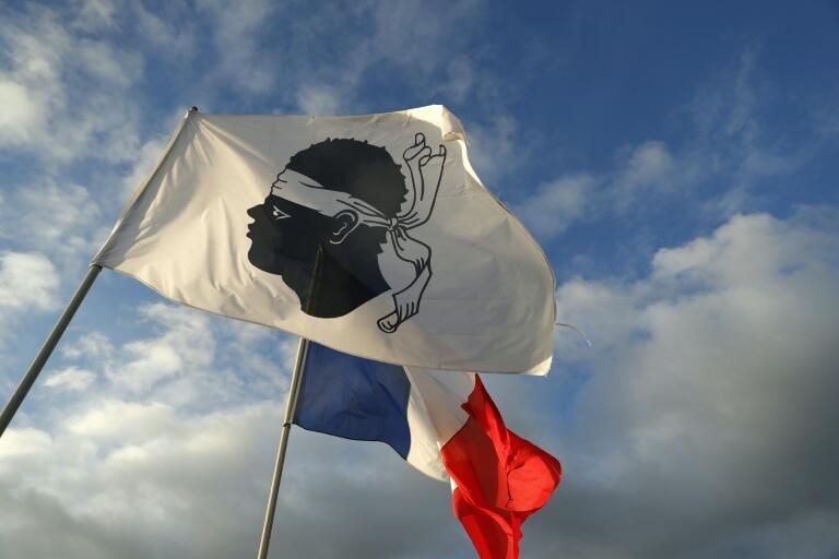 Corse: le FLNC rejette la "mascarade" de l'autonomie et menace les "envahisseurs" venant vivre sur l'île