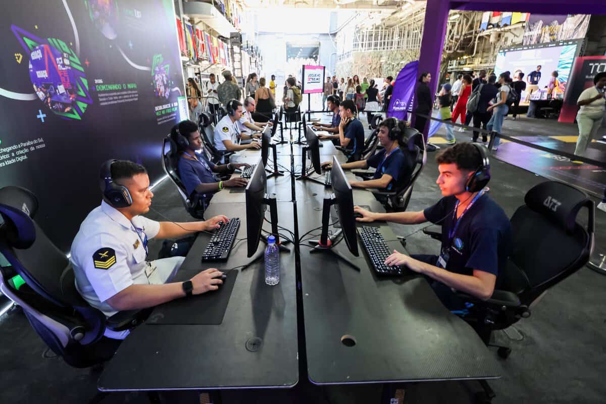 Latin America’s Largest Warship Transforms Into a Massive Esports Arena at Rio Innovation Week 2026