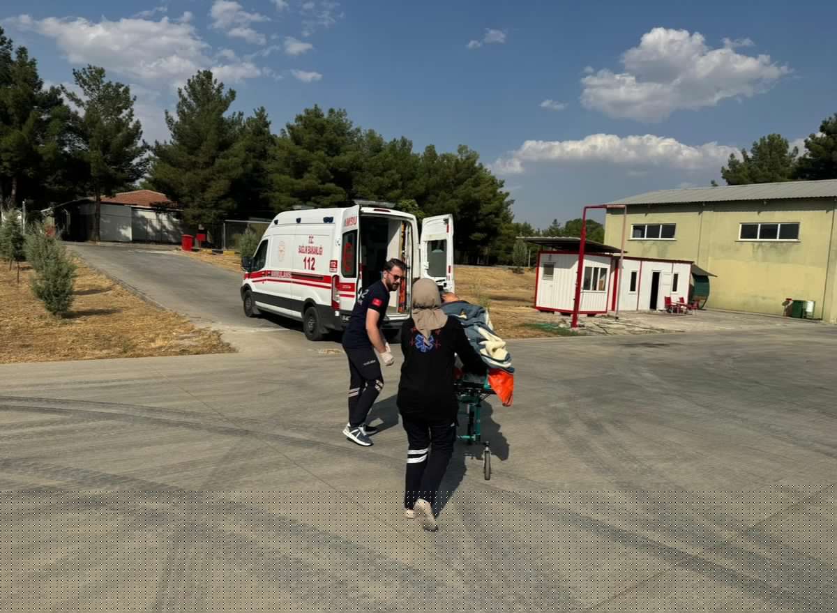 Beyin kanaması geçiren kadın ambulans helikopterle hastaneye ulaştırıldı