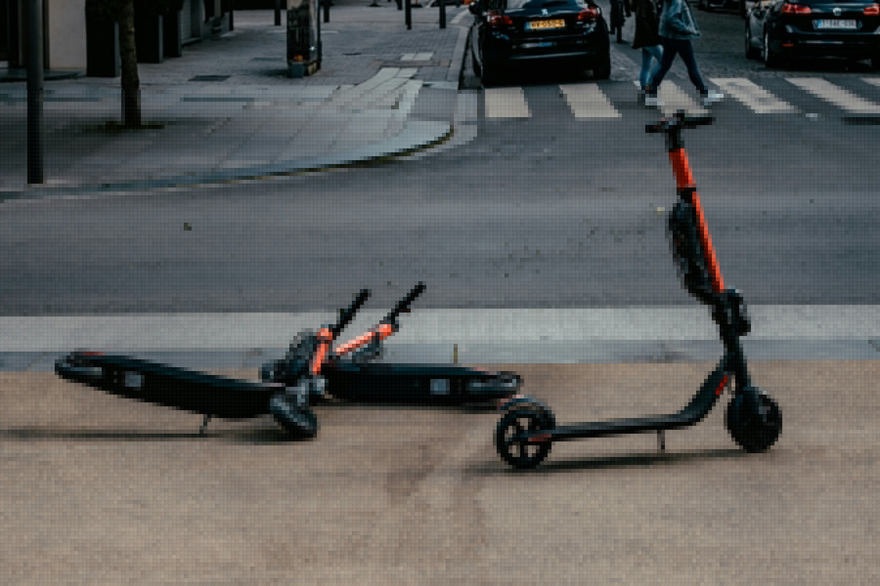 Trottinettes électriques à Paris : le gilet est-il obligatoire seulement le soir ou aussi en plein jour ?