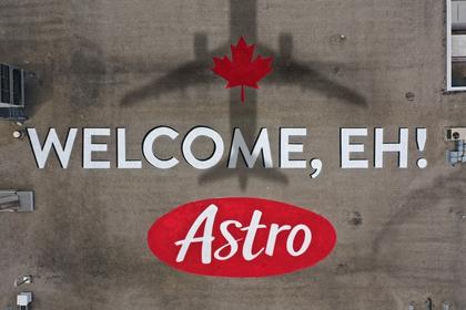 Astro celebrates Canadian roots with rooftop mural