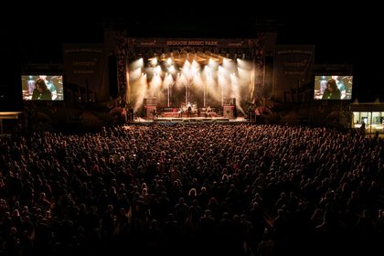 Dopo il grande successo della scorsa edizione, torna anche quest’estate l’attesa rassegna SEQUOIE MUSIC PARK