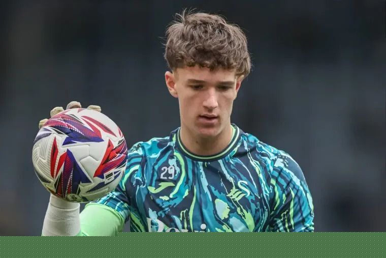 Manchester United announce fourth summer signing as package agreed