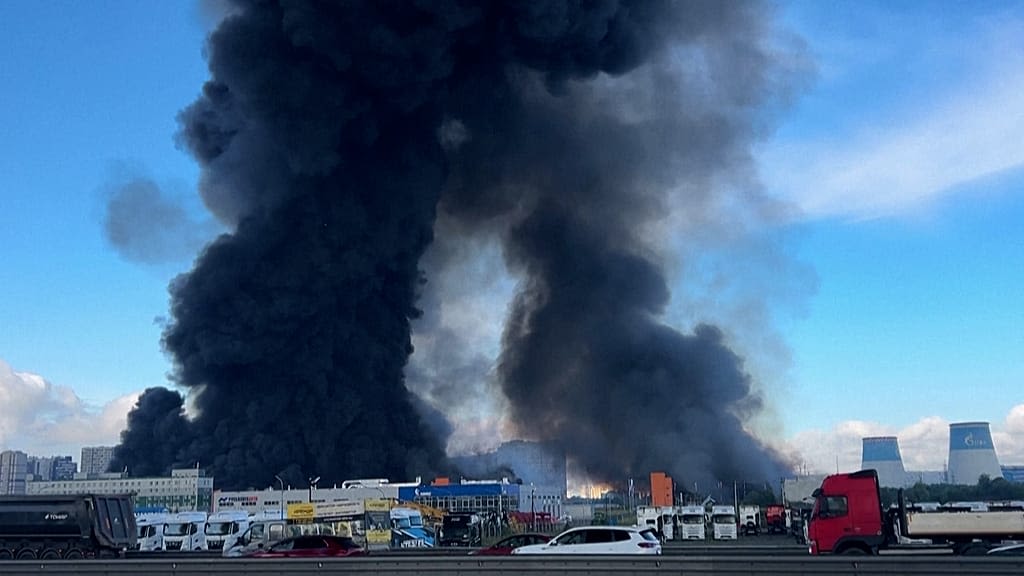 Ukrainian drone strike ignites major blaze at Saint Petersburg warehouses