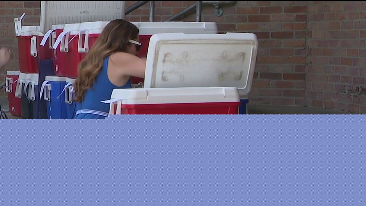 Meals on Wheels volunteers brave heat to deliver food