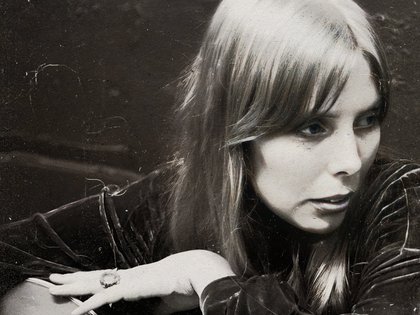 The songwriter Joni Mitchell desperately avoided sounding like: “I better cut that out”