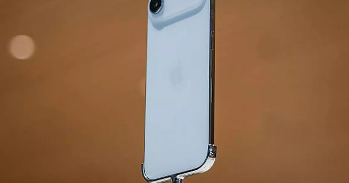 Apple fans can get iPhone 17 Pro Max with £500 discount by doing one thing - offer ends soon