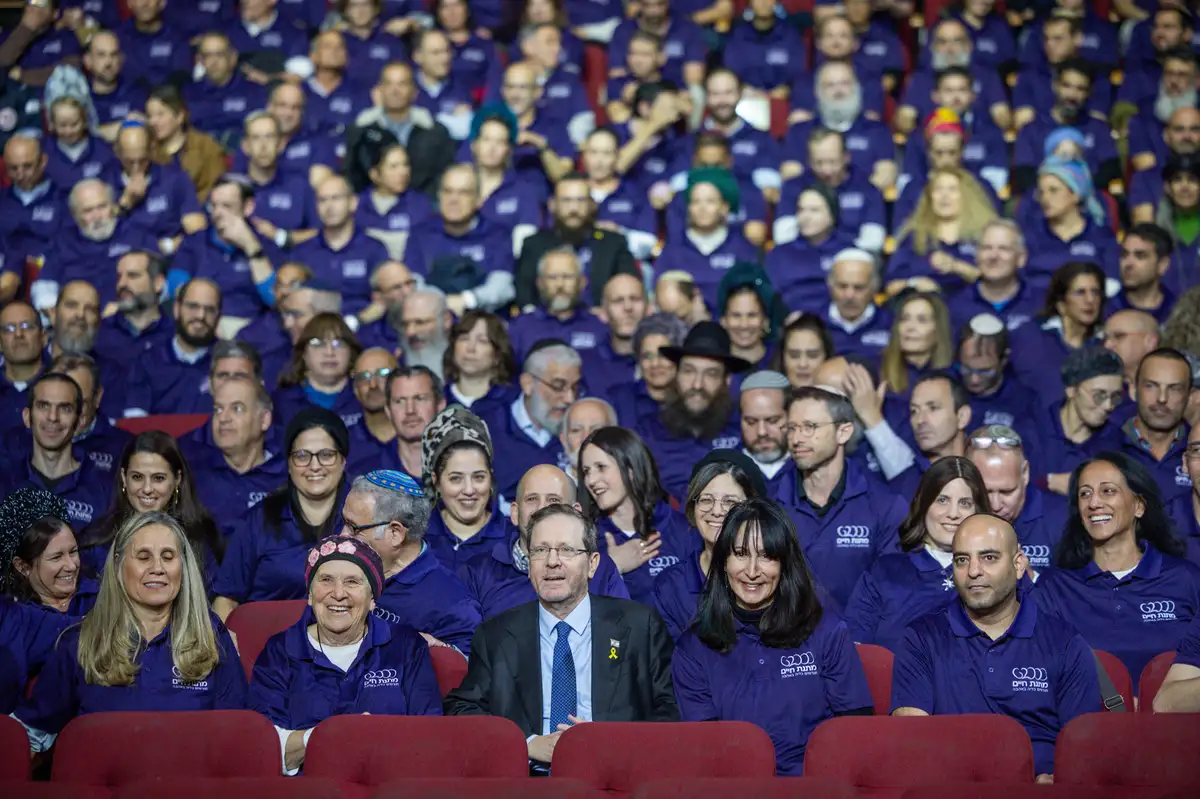Guinness World Records lift Israel ban to recognise historic gathering of 1,000 living kidney donors