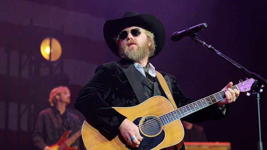 Ernest Plans 13-Song ‘Deep Blue’ Album With Island-Inspired Sound