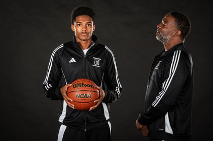 Jaiyon Lewis, Damir Arp lead Harrisburg boys basketball to win over Carlisle