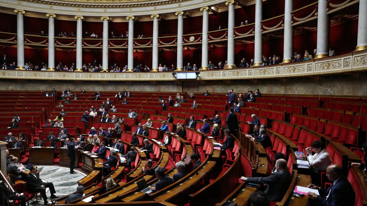 Mariage en France : l'Assemblée nationale entérine la fin du "devoir conjugal"