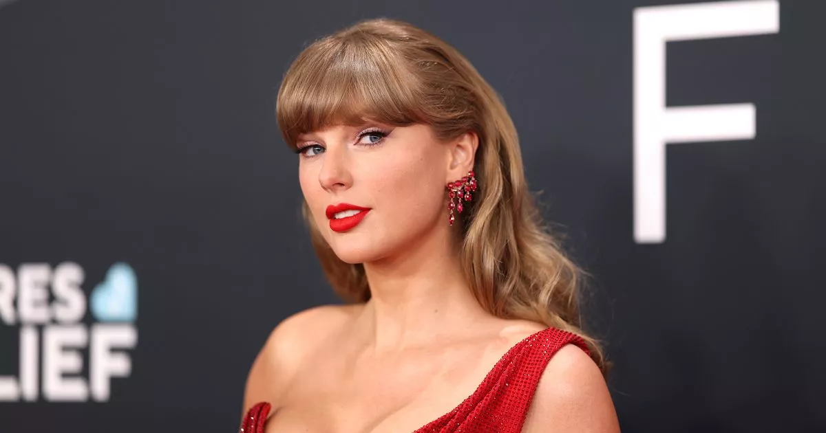 Taylor Swift fans convinced leaked song lyrics are a dig at Charli XCX