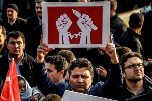 Comment on Turkey: EU must hold Turkish President accountable for press freedom violations by IFJ poziva novinare širom sveta na solidarnost sa kolegama u Turskoj - NUNS