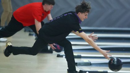Wysokowski becomes first Monroe boys bowler to win GMC individual title