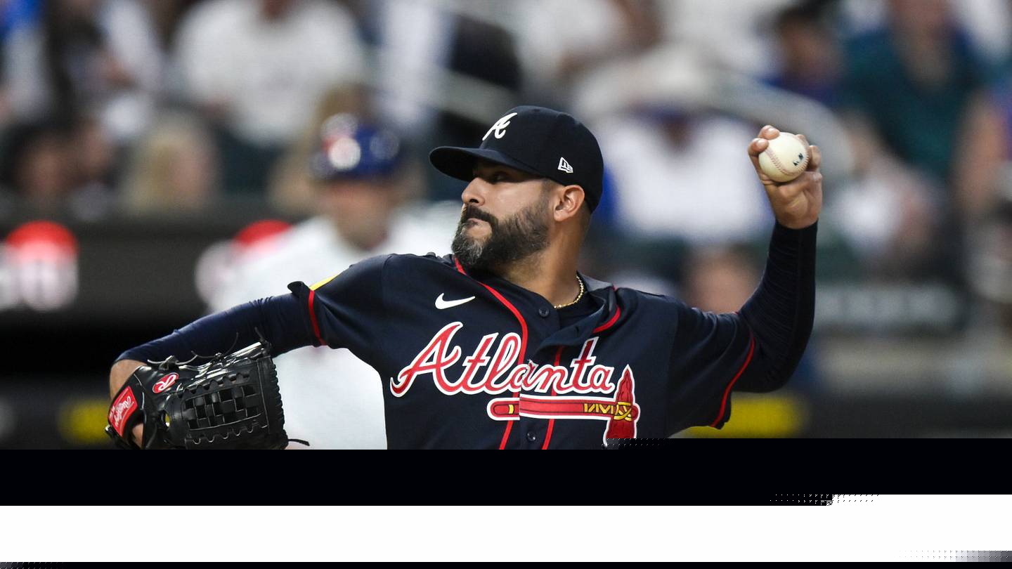 Braves must consider moving Martin Perez back to relief role