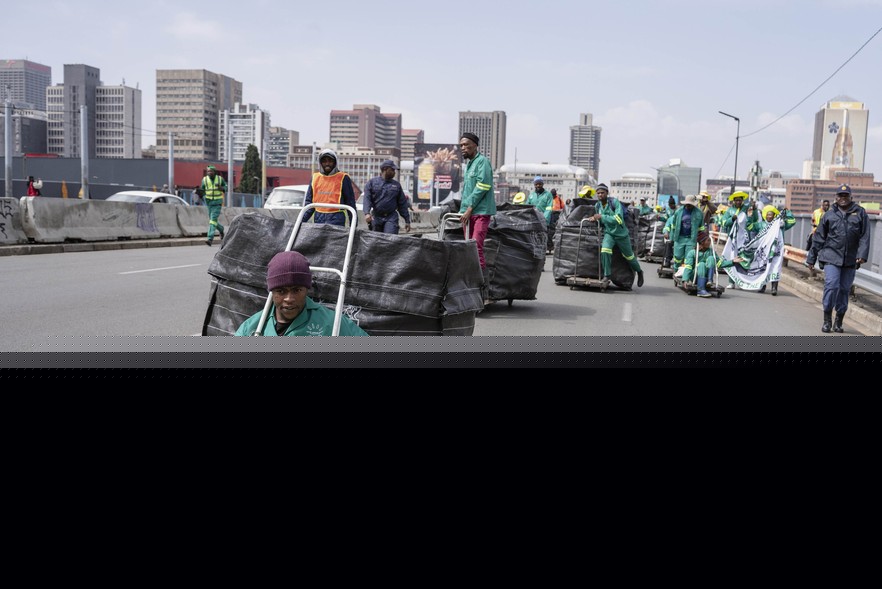 JHB reclaimers call for landfill to be reopened