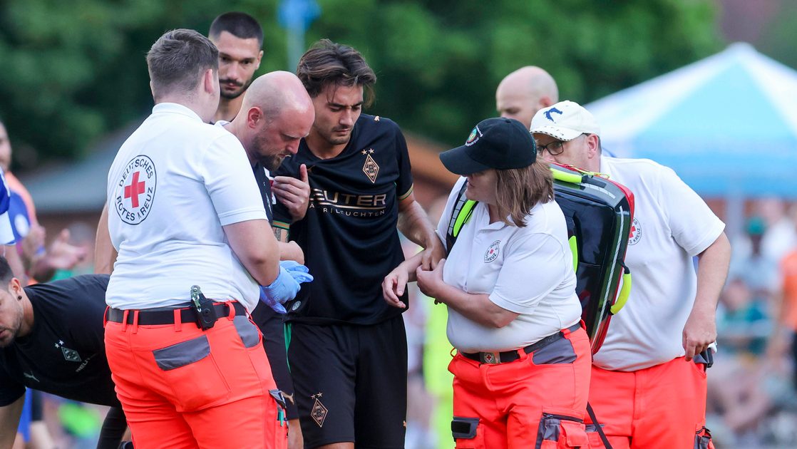 Borussia Mönchengladbach’s Jens Castrop faces spell on sidelines