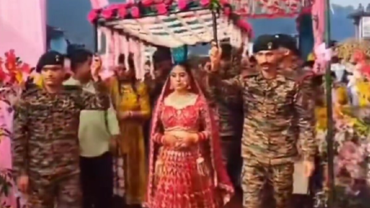 Himachal Soldiers Fulfil Fallen Comrade’s Role As Brother At Bride’s Wedding | Video