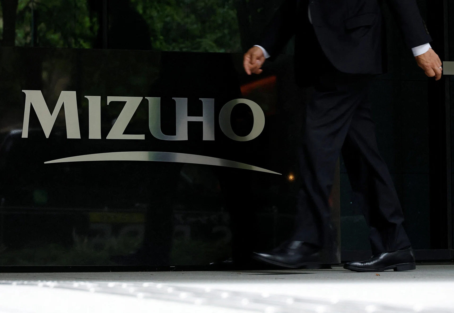Mizuho posts 45% jump in Q1 profit