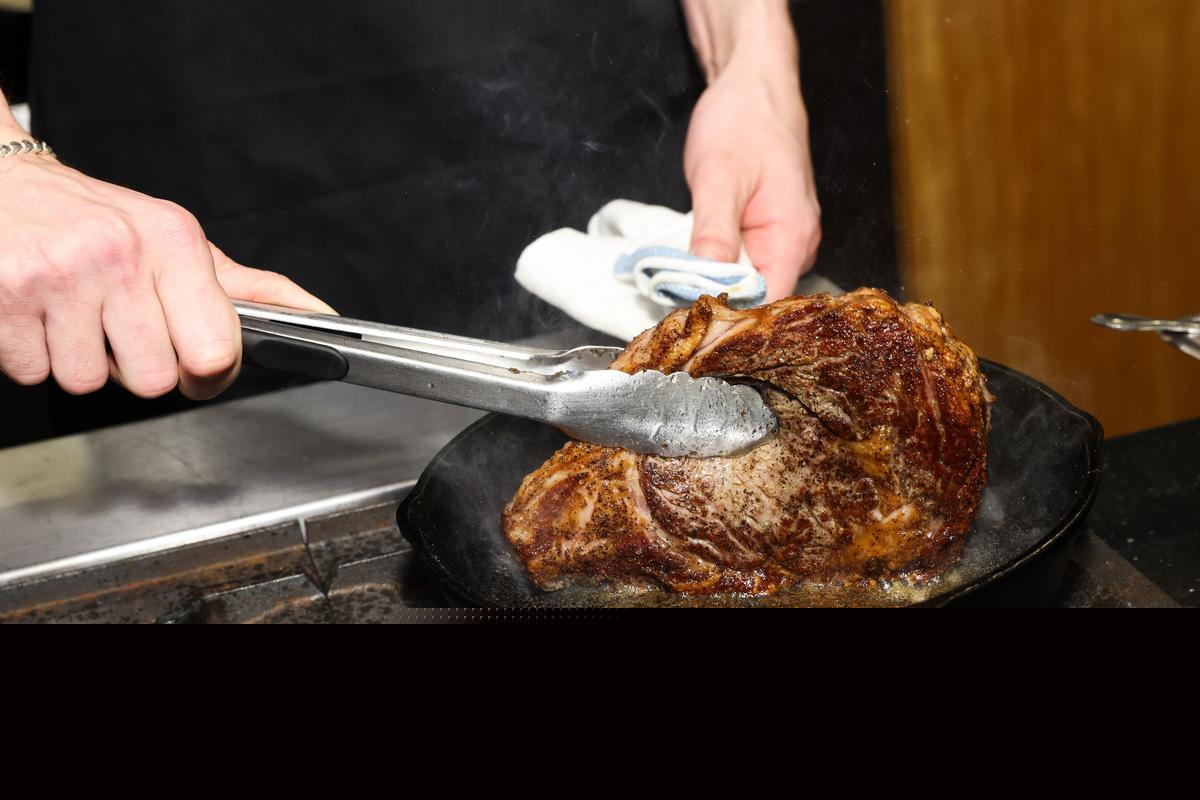 Travel Experts Reveal NJ's Best Steakhouse, But Are They Right?