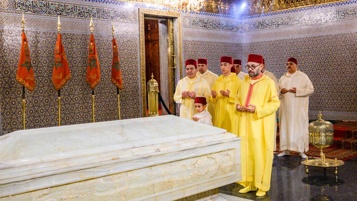 King Mohammed VI Leads Religious Vigil Commemorating 27th of King Hassan II’s Passing