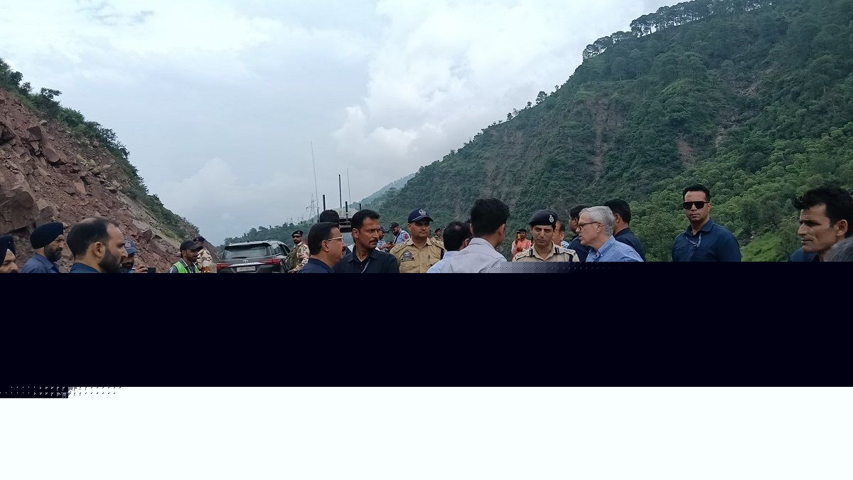 Fruit Trucks, Fuel Tankers Prioritised on J&K Highway: CM Omar