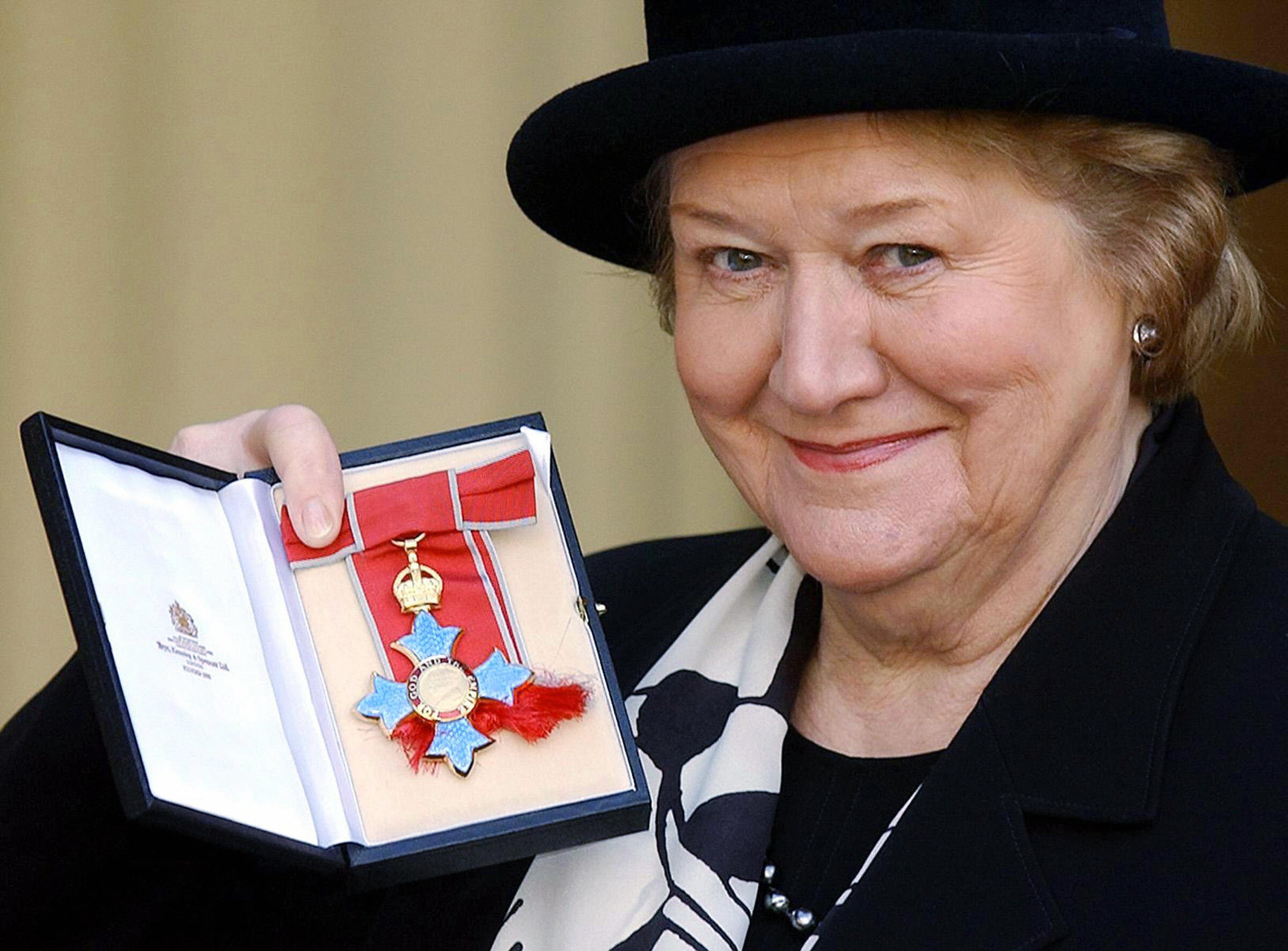 Beloved ‘Keeping Up Appearances’ Star Passes Away & Tributes Pour In