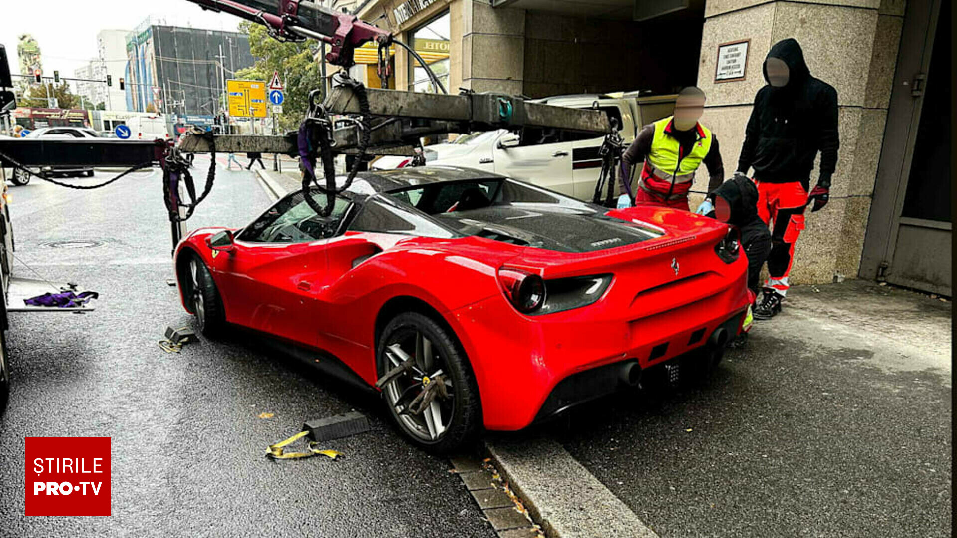 Presa germană: „Clan de români” lăsați fără un Ferrari. Bunuri de 3,4 milioane de euro, confiscate de polițiști