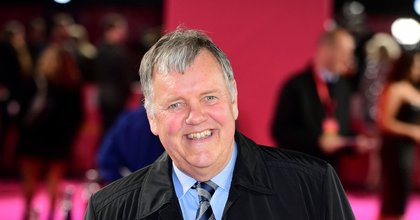Clive Tyldesley: Fans’ attitudes towards female football broadcasters changing