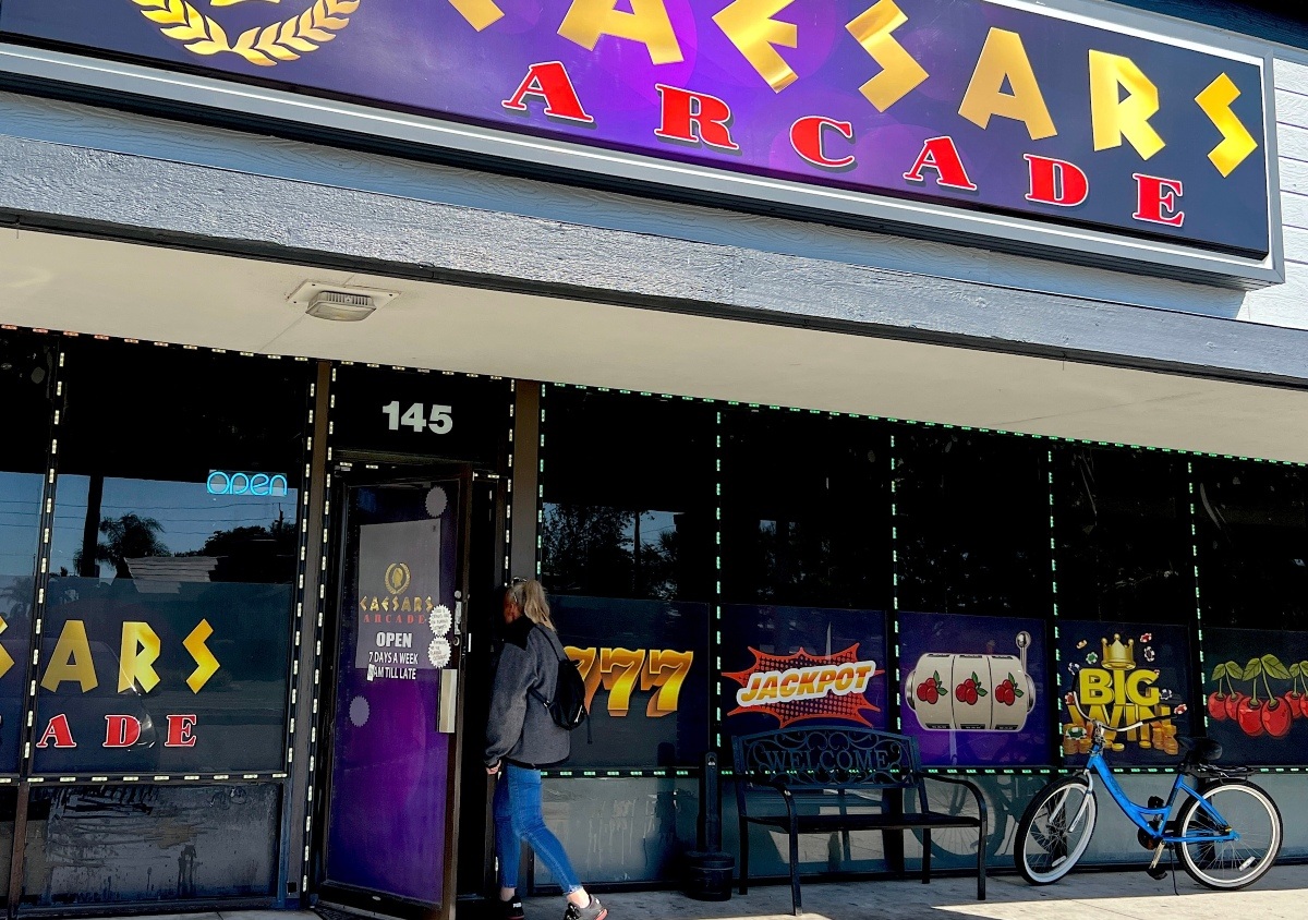 Florida Seniors Fight Back Against State’s Crackdown on Illegal Gambling Arcades